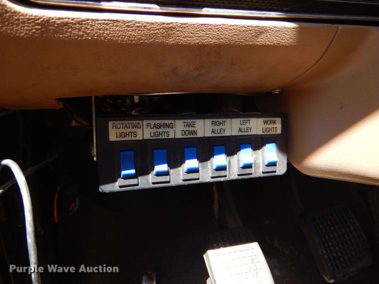 image for item FT9510 1985 Ford F600 fire truck