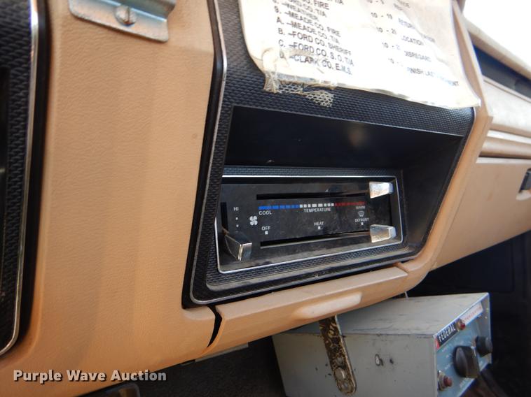 image for item FT9510 1985 Ford F600 fire truck