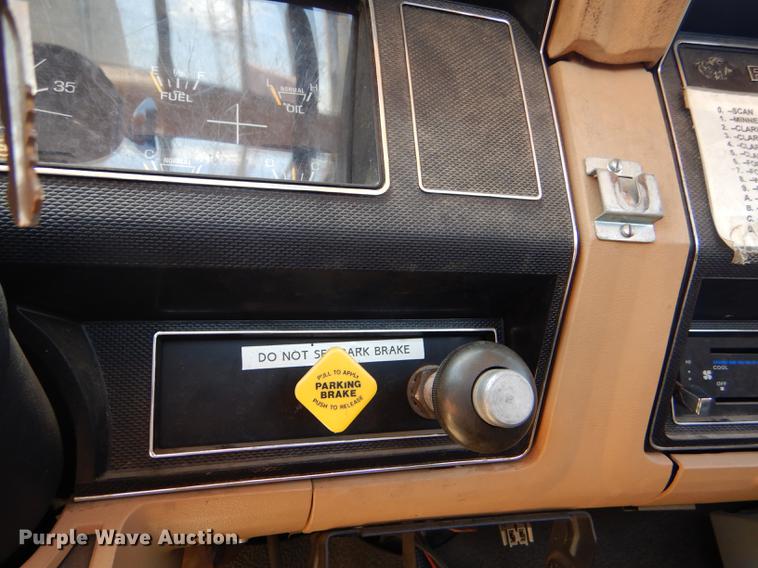 image for item FT9510 1985 Ford F600 fire truck