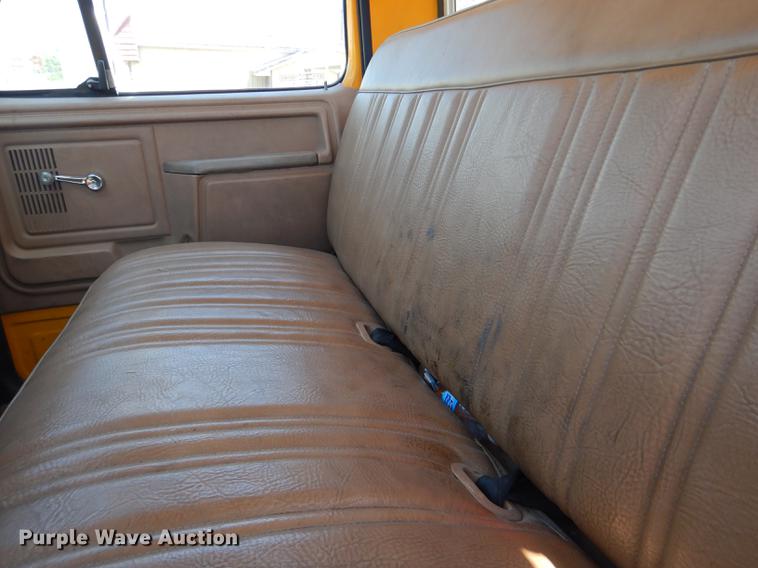 image for item FT9510 1985 Ford F600 fire truck