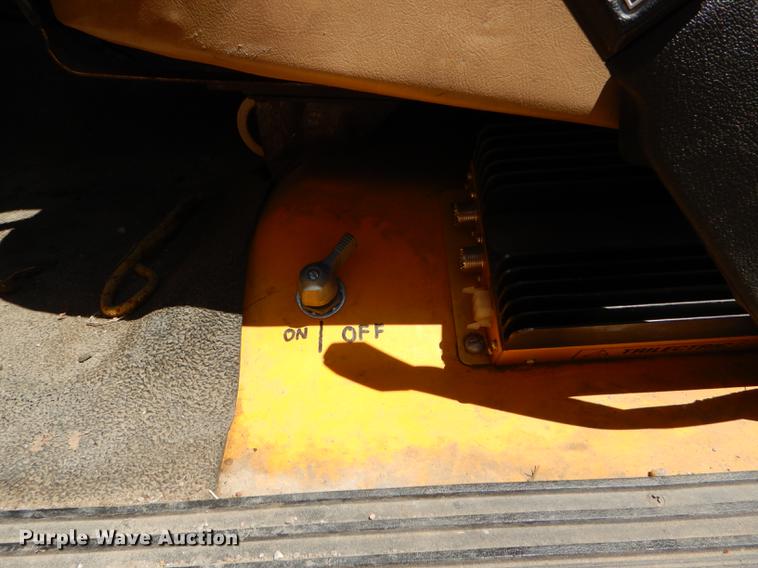 image for item FT9510 1985 Ford F600 fire truck