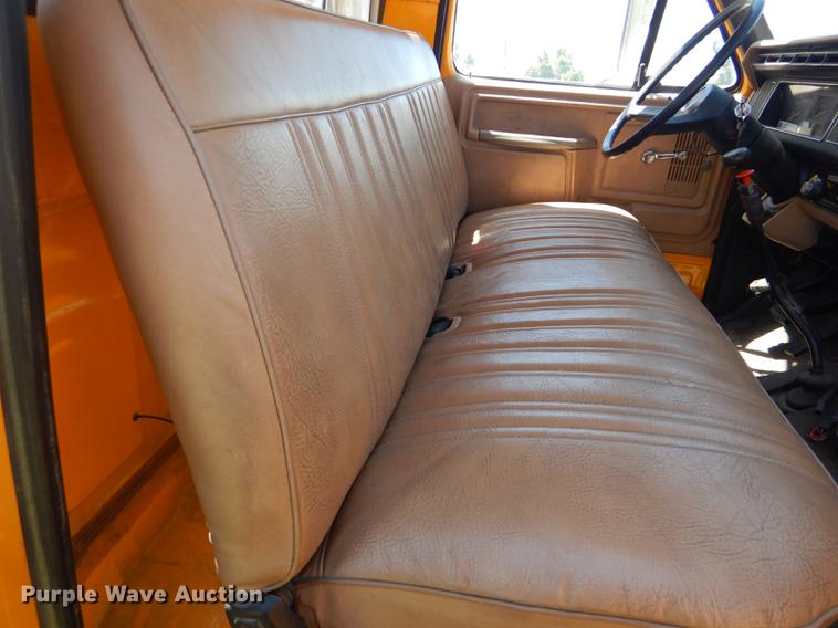 image for item FT9510 1985 Ford F600 fire truck