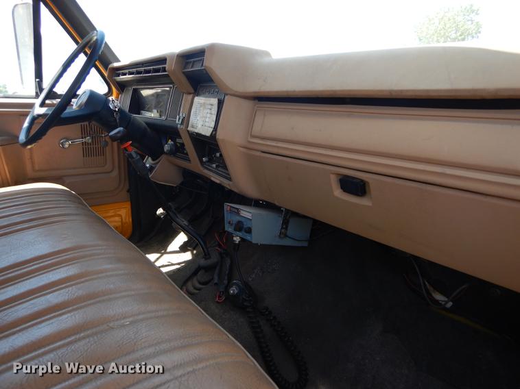 image for item FT9510 1985 Ford F600 fire truck