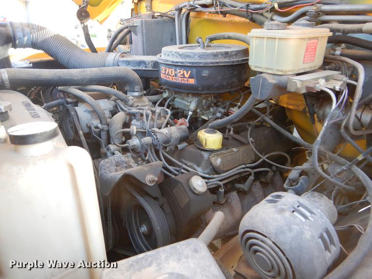 image for item FT9510 1985 Ford F600 fire truck