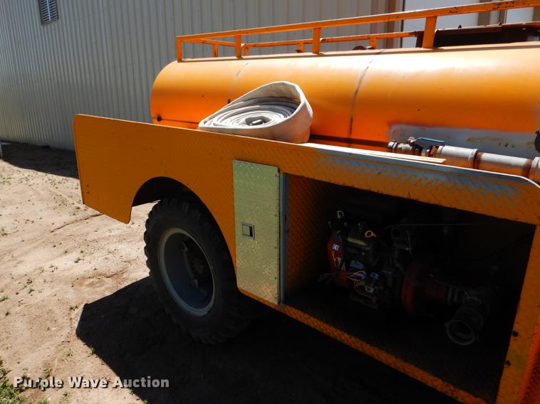 image for item FT9510 1985 Ford F600 fire truck