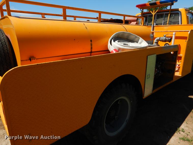 image for item FT9510 1985 Ford F600 fire truck