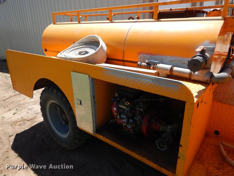 image for item FT9510 1985 Ford F600 fire truck