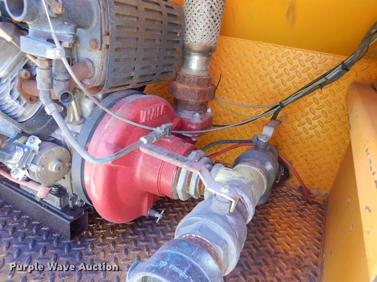 image for item FT9510 1985 Ford F600 fire truck