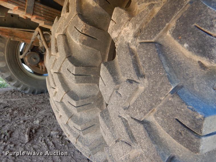 image for item FT9510 1985 Ford F600 fire truck