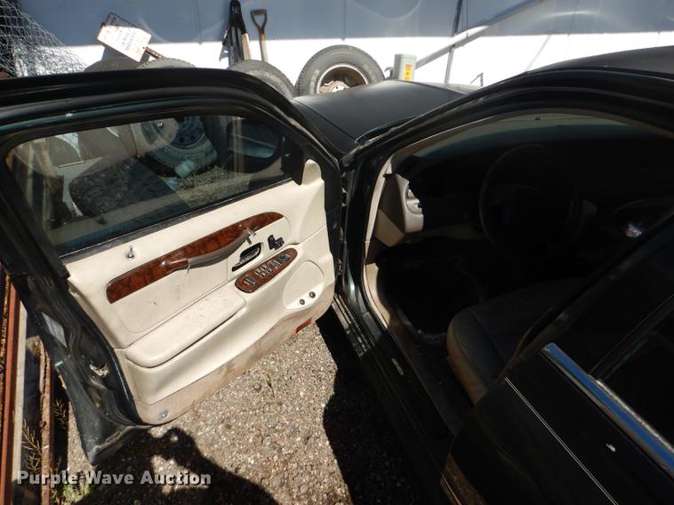 image for item FT9542 1999 Lincoln Town Car Executive