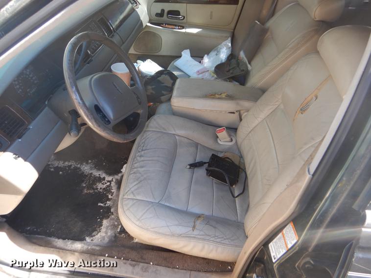 image for item FT9542 1999 Lincoln Town Car Executive
