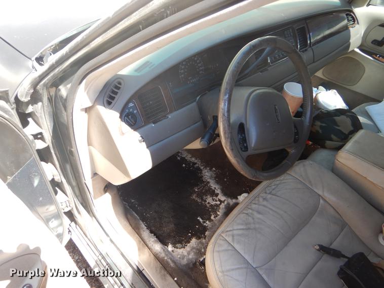 image for item FT9542 1999 Lincoln Town Car Executive