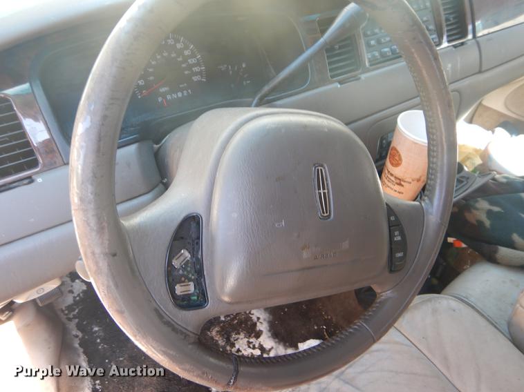 image for item FT9542 1999 Lincoln Town Car Executive