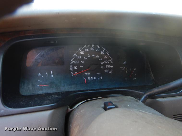 image for item FT9542 1999 Lincoln Town Car Executive