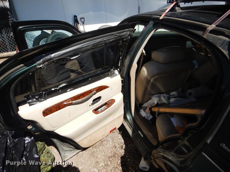image for item FT9542 1999 Lincoln Town Car Executive