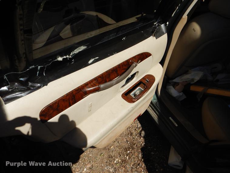 image for item FT9542 1999 Lincoln Town Car Executive