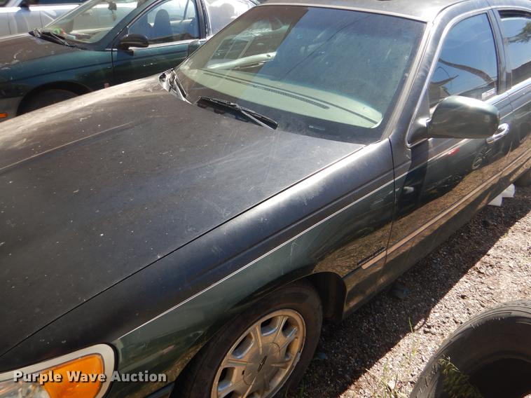 image for item FT9542 1999 Lincoln Town Car Executive