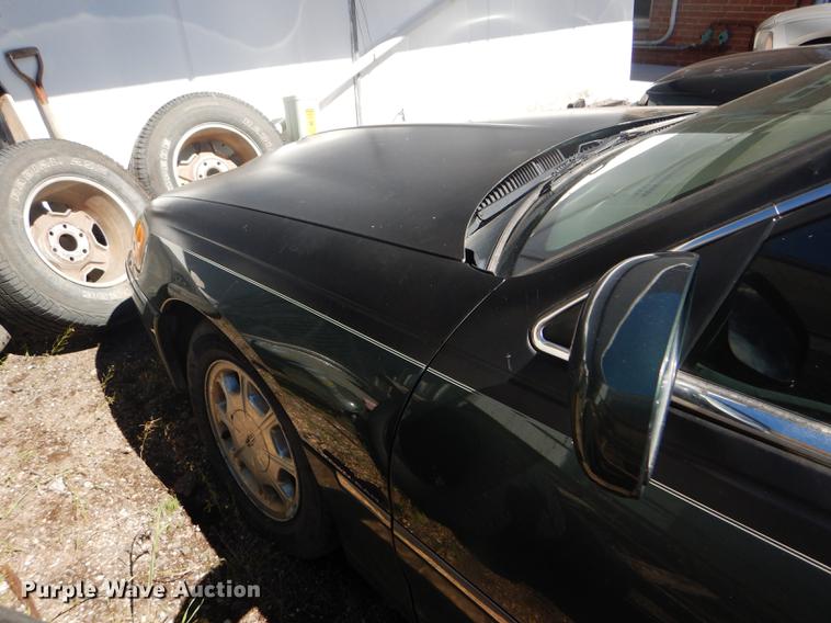 image for item FT9542 1999 Lincoln Town Car Executive