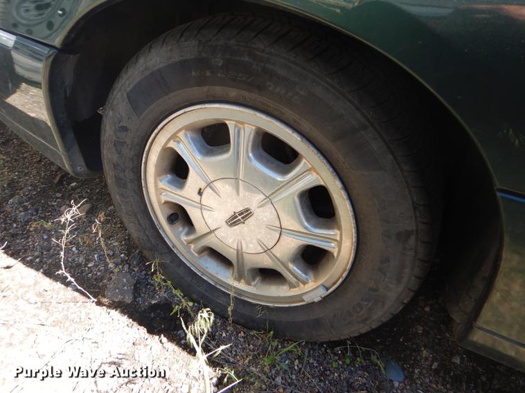 image for item FT9542 1999 Lincoln Town Car Executive