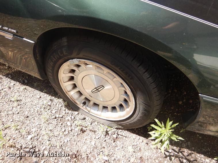 image for item FT9542 1999 Lincoln Town Car Executive