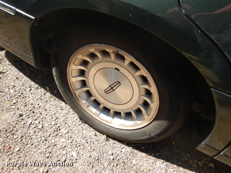 image for item FT9542 1999 Lincoln Town Car Executive