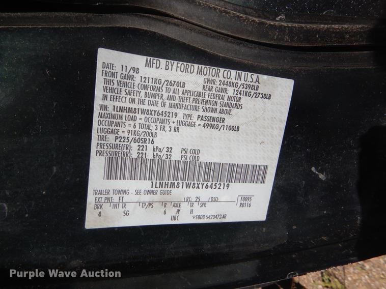 image for item FT9542 1999 Lincoln Town Car Executive