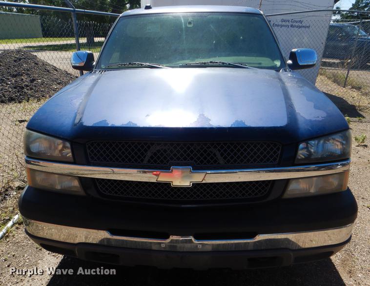 image for item FT9547 2004 Chevrolet Silverado 1500 Ext. Cab pickup truck