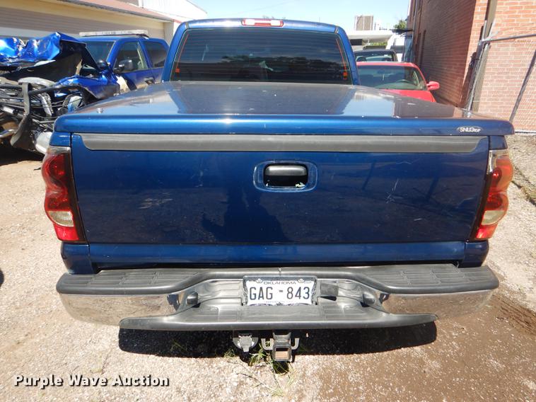 image for item FT9547 2004 Chevrolet Silverado 1500 Ext. Cab pickup truck