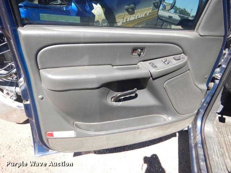 image for item FT9547 2004 Chevrolet Silverado 1500 Ext. Cab pickup truck