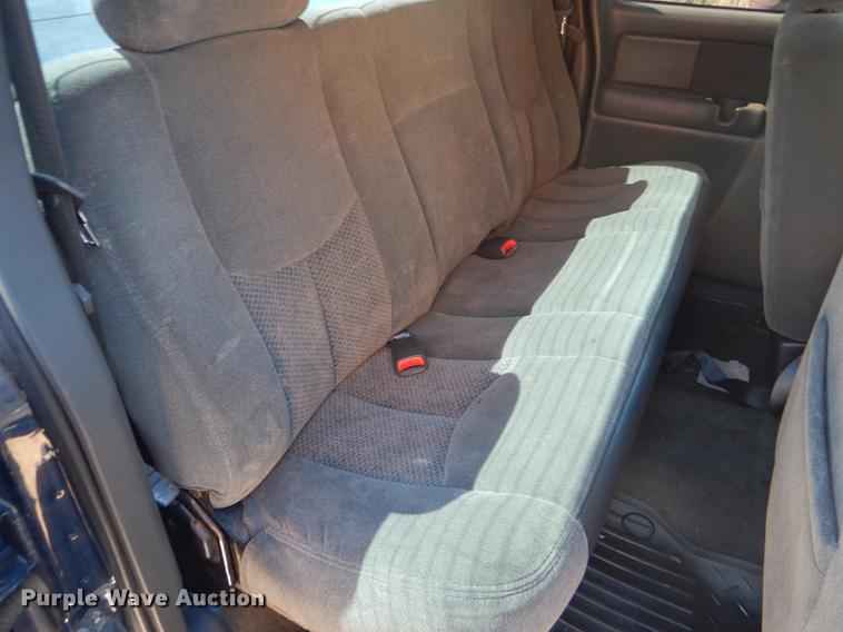 image for item FT9547 2004 Chevrolet Silverado 1500 Ext. Cab pickup truck