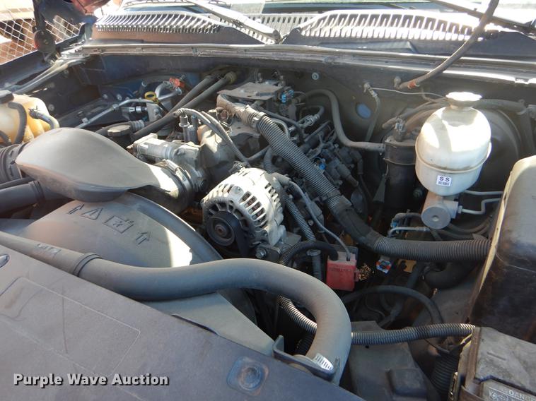 image for item FT9547 2004 Chevrolet Silverado 1500 Ext. Cab pickup truck