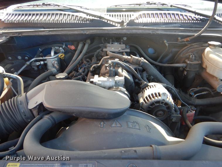 image for item FT9547 2004 Chevrolet Silverado 1500 Ext. Cab pickup truck