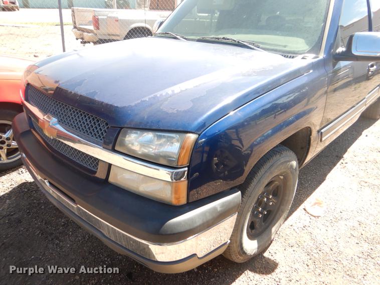 image for item FT9547 2004 Chevrolet Silverado 1500 Ext. Cab pickup truck