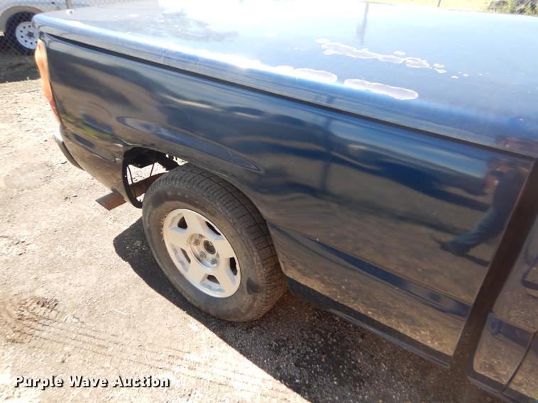 image for item FT9547 2004 Chevrolet Silverado 1500 Ext. Cab pickup truck