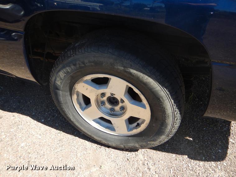 image for item FT9547 2004 Chevrolet Silverado 1500 Ext. Cab pickup truck