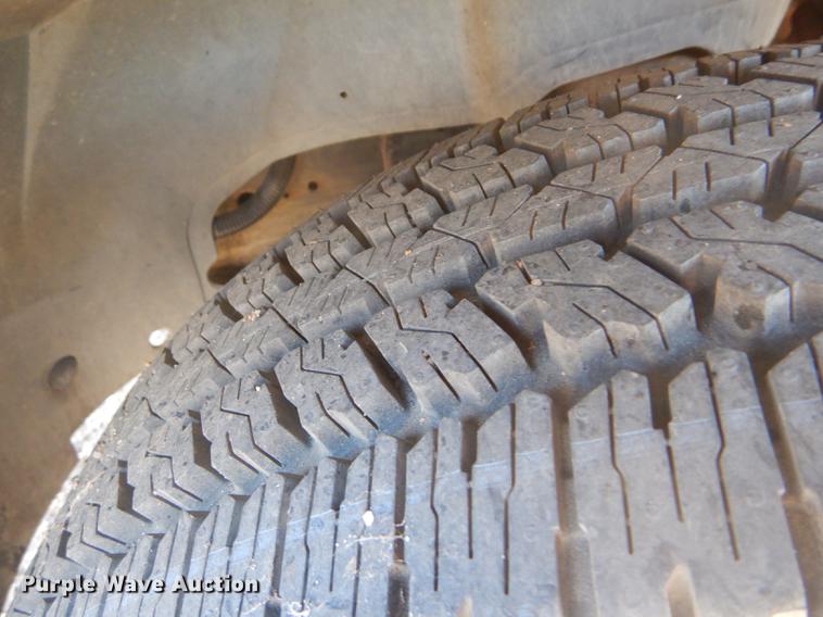 image for item FT9547 2004 Chevrolet Silverado 1500 Ext. Cab pickup truck