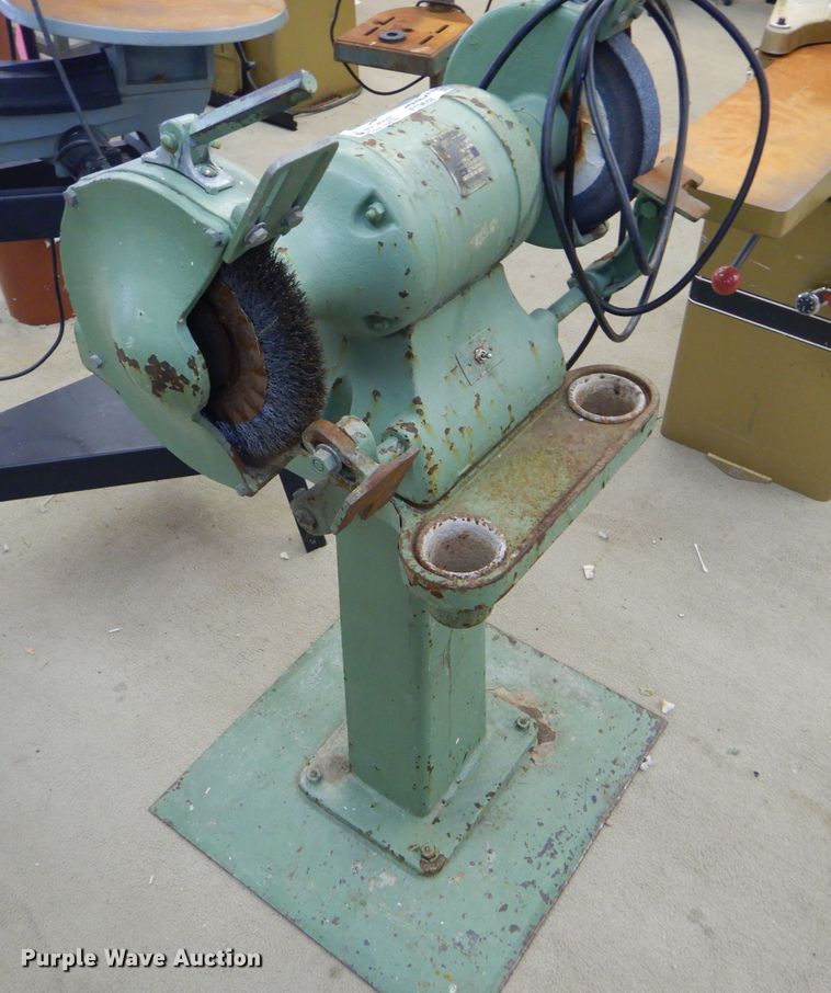 Stanley bench grinder in Dodge City, KS Item FT9658 sold Purple Wave