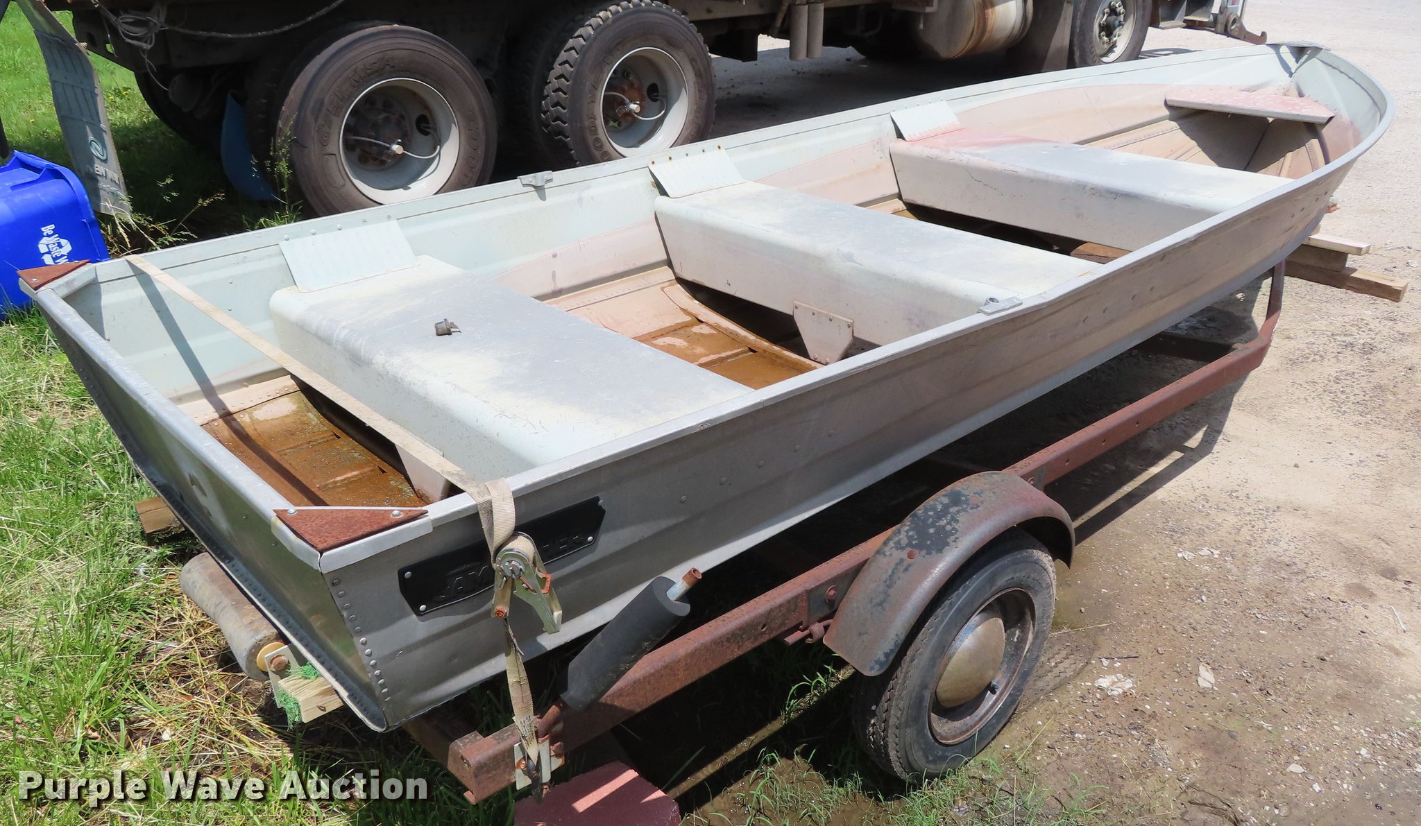 Gamefisher jon boat in Olathe, KS Item DE3564 sold Purple Wave