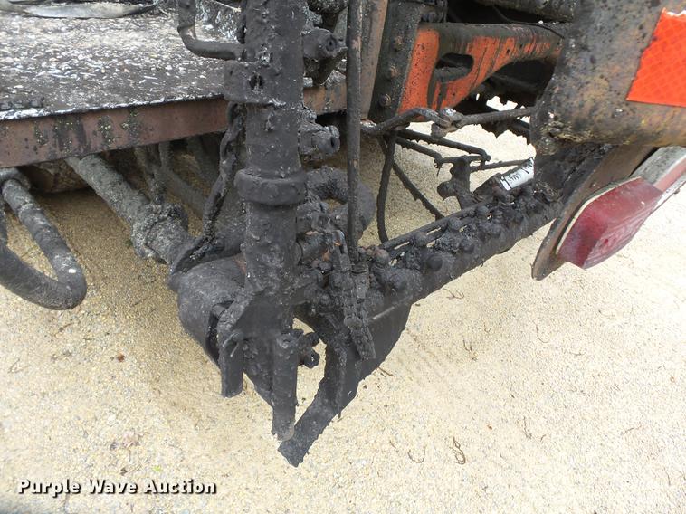 image for item CD9617 1984 International S1900 oil distributor truck