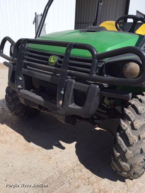 image for item DA3618 2011 John Deere 825i Gator utility vehicle