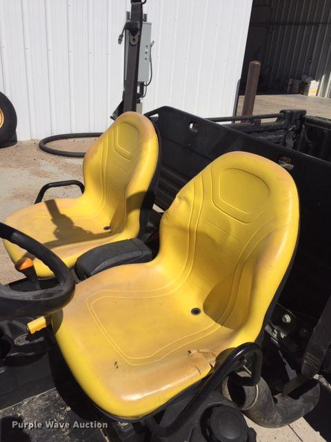 image for item DA3618 2011 John Deere 825i Gator utility vehicle