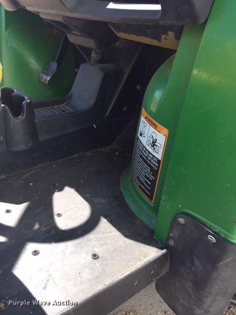 image for item DA3618 2011 John Deere 825i Gator utility vehicle