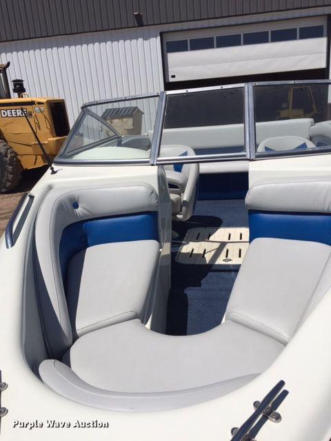 image for item DA3620 1997 VIP Vixen boat