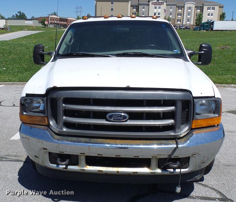 image for item DB2194 2001 Ford F350 Super Duty Crew Cab pickup truck