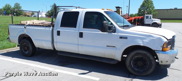 image for item DB2194 2001 Ford F350 Super Duty Crew Cab pickup truck