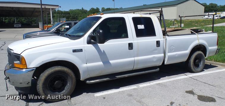 image for item DB2194 2001 Ford F350 Super Duty Crew Cab pickup truck