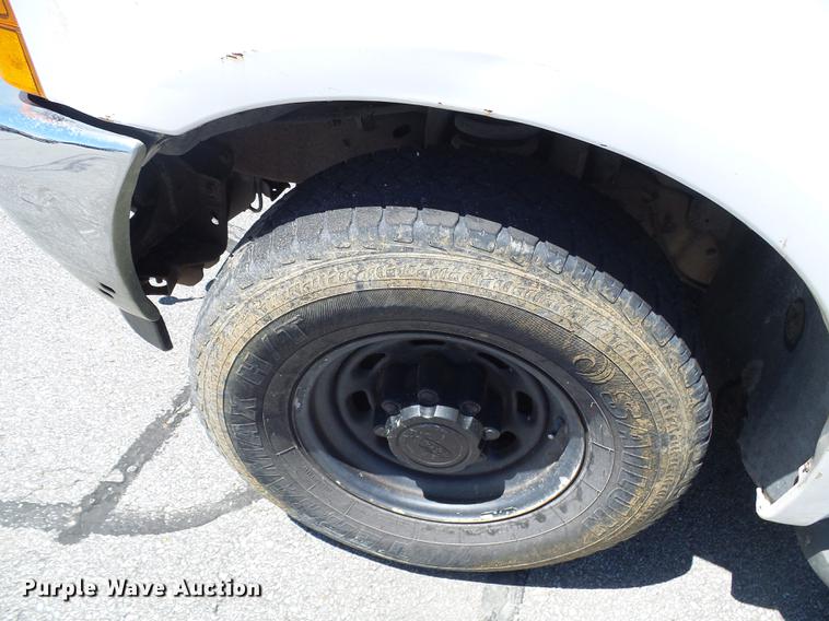 image for item DB2194 2001 Ford F350 Super Duty Crew Cab pickup truck