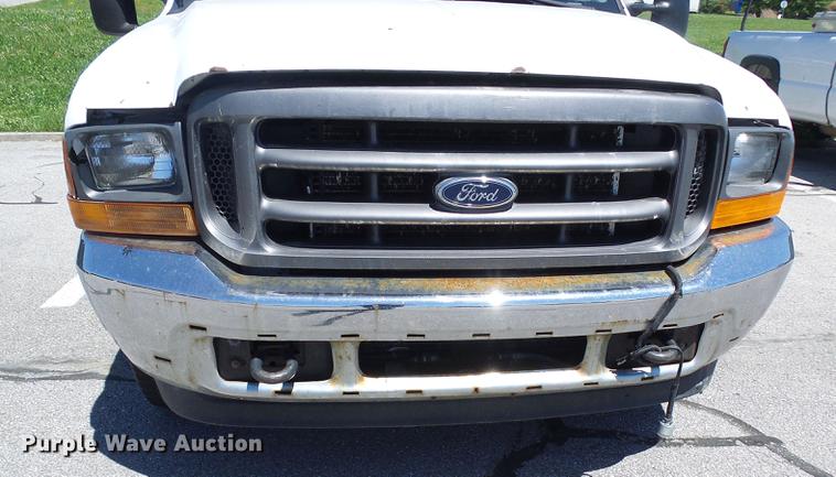 image for item DB2194 2001 Ford F350 Super Duty Crew Cab pickup truck