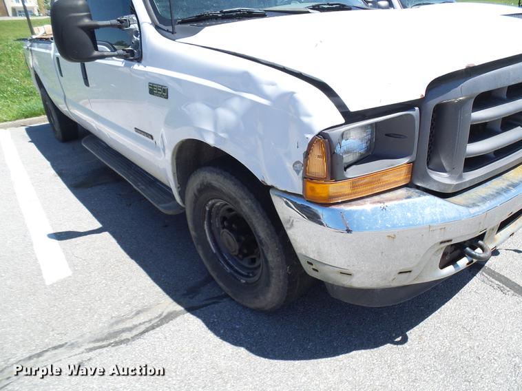 image for item DB2194 2001 Ford F350 Super Duty Crew Cab pickup truck