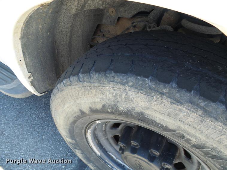 image for item DB2194 2001 Ford F350 Super Duty Crew Cab pickup truck